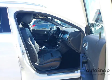 2020 Mercedes-Benz Gla 250 z USA, uszkodzony, nr VIN WDCTG4EB7LJ650138